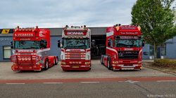 20251019-Tom-Holding-00200